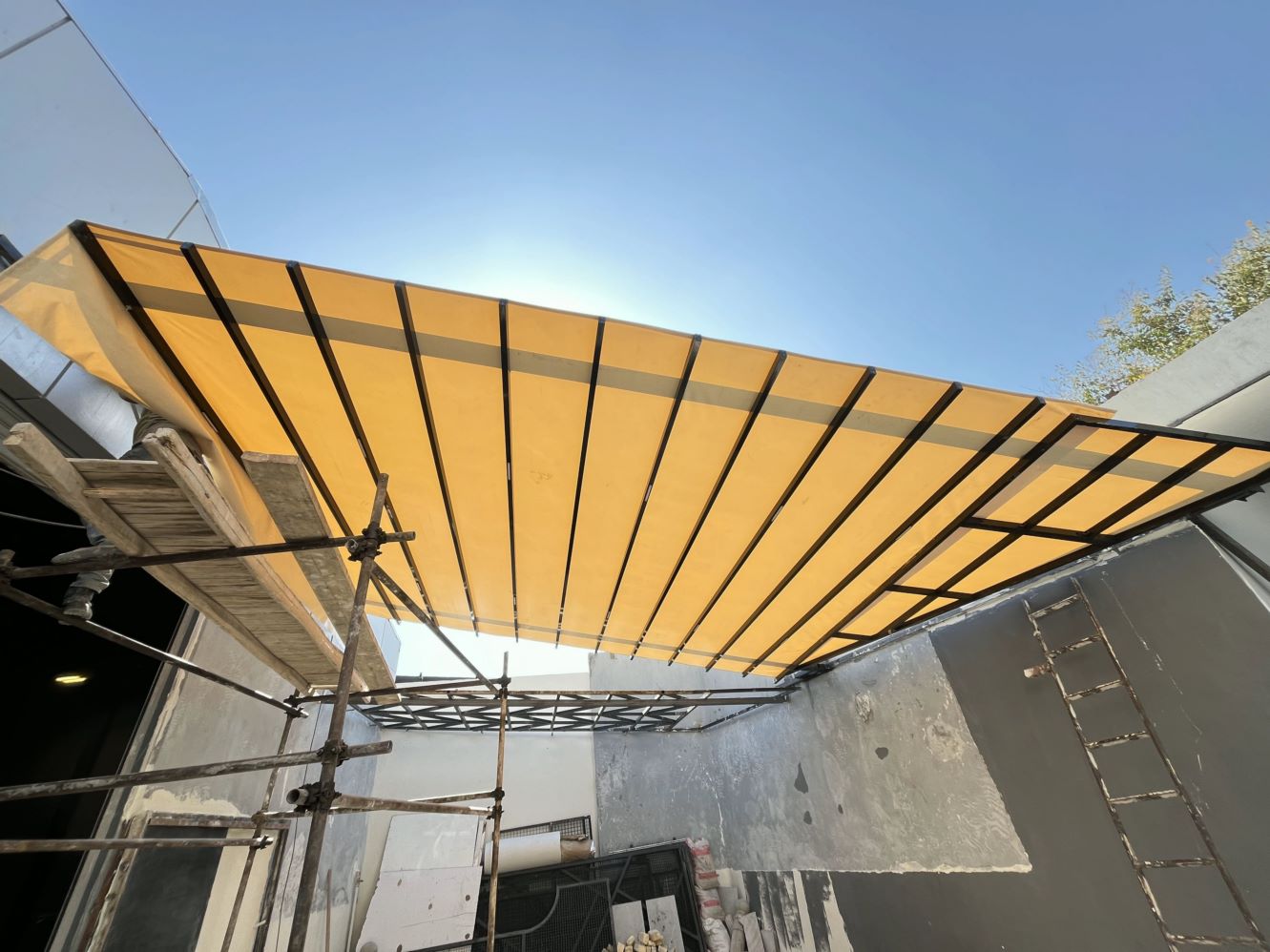 سقف متحرک برقی